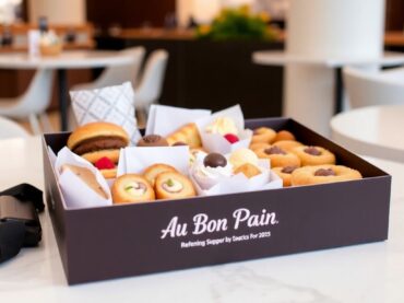 กล่องขนมรวมจาก Au Bon Pain สำหรับจัดเลี้ยง