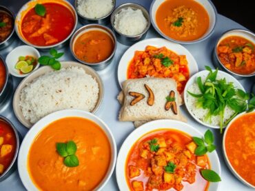 ภาพอาหารบุฟเฟต์จัดเลี้ยงหลากหลายเมนู